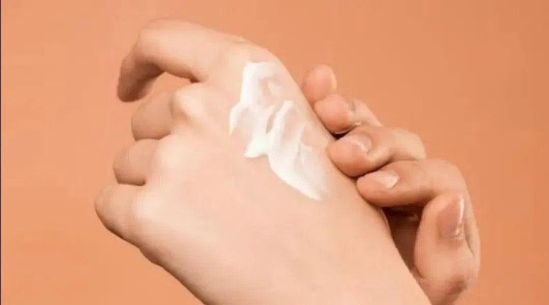 It is important to moisturize hands after washing them, know what is the reason? - Brookwood Medical